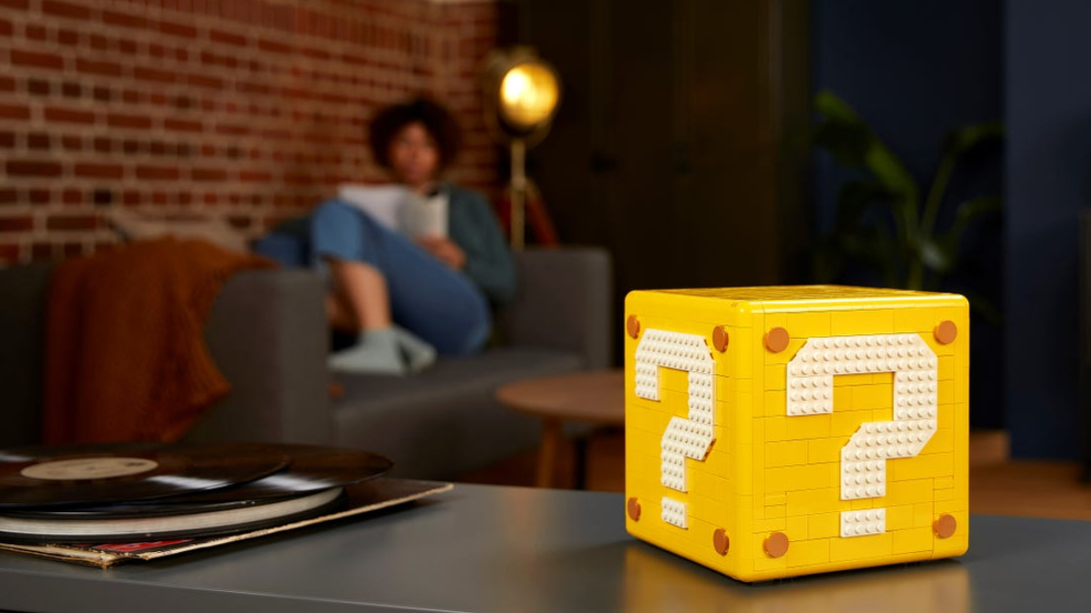 Build a mini block while waiting for the LEGO Super Mario 64 set