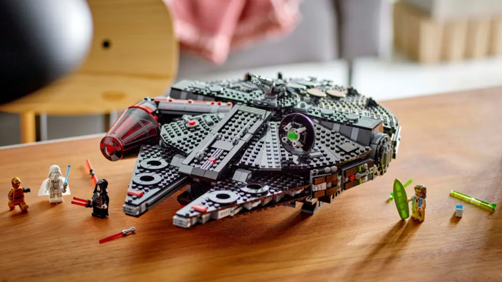 LEGO Star Wars 75389 The Dark Falcon featured image