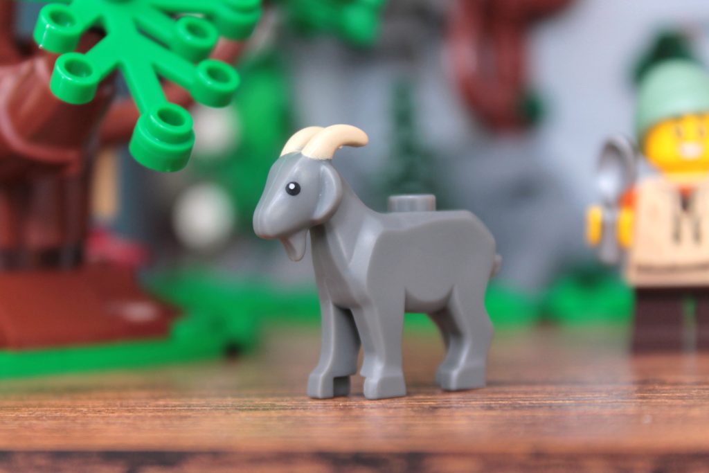 LEGO Icons 10332 Medieval Town Square review 93 1024x683