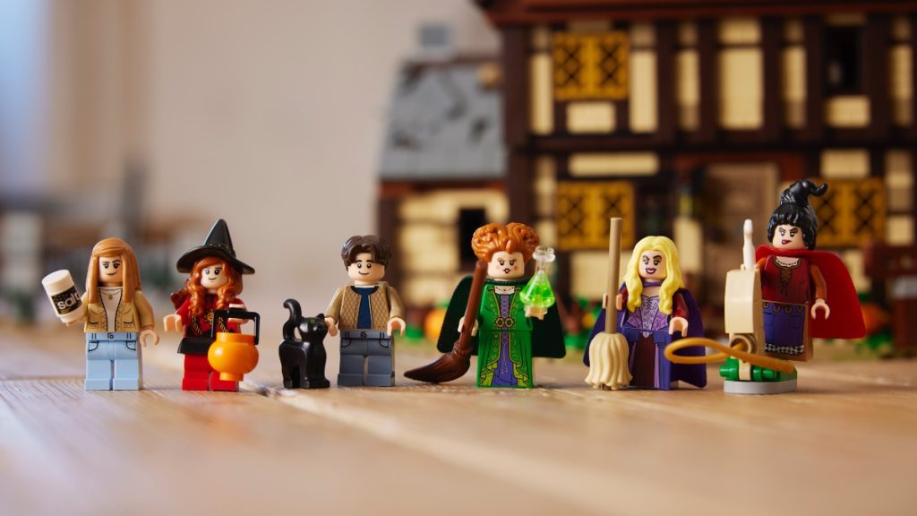 LEGO Ideas 21341 Disney Hocus Pocus  The Sanderson Sisters Cottage minifigures featured 1024x576