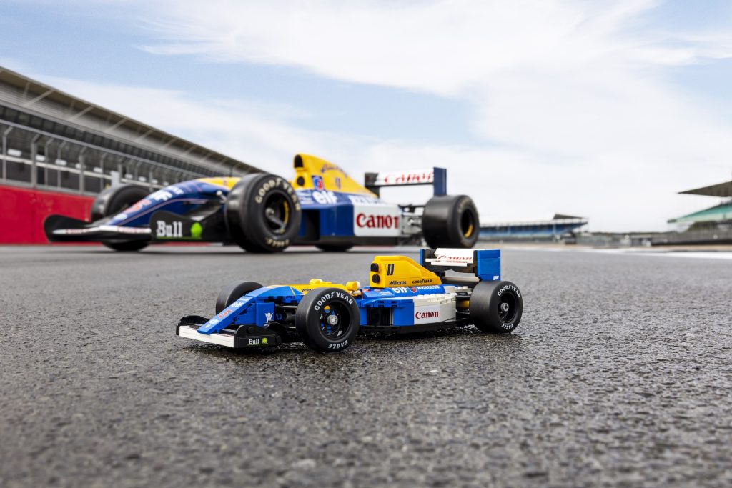 LEGO Icons 10353 Williams Racing FW24B Nigel Mansell 6 1024x683