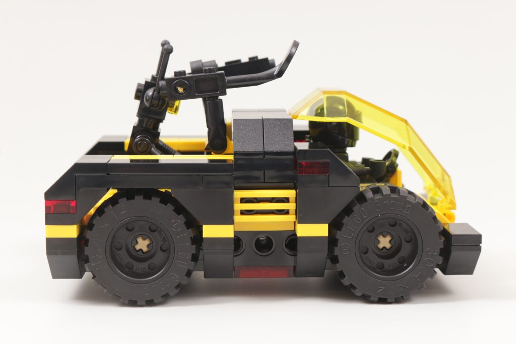 LEGO Icons 10355 Blacktron Renegade review 24 1024x683