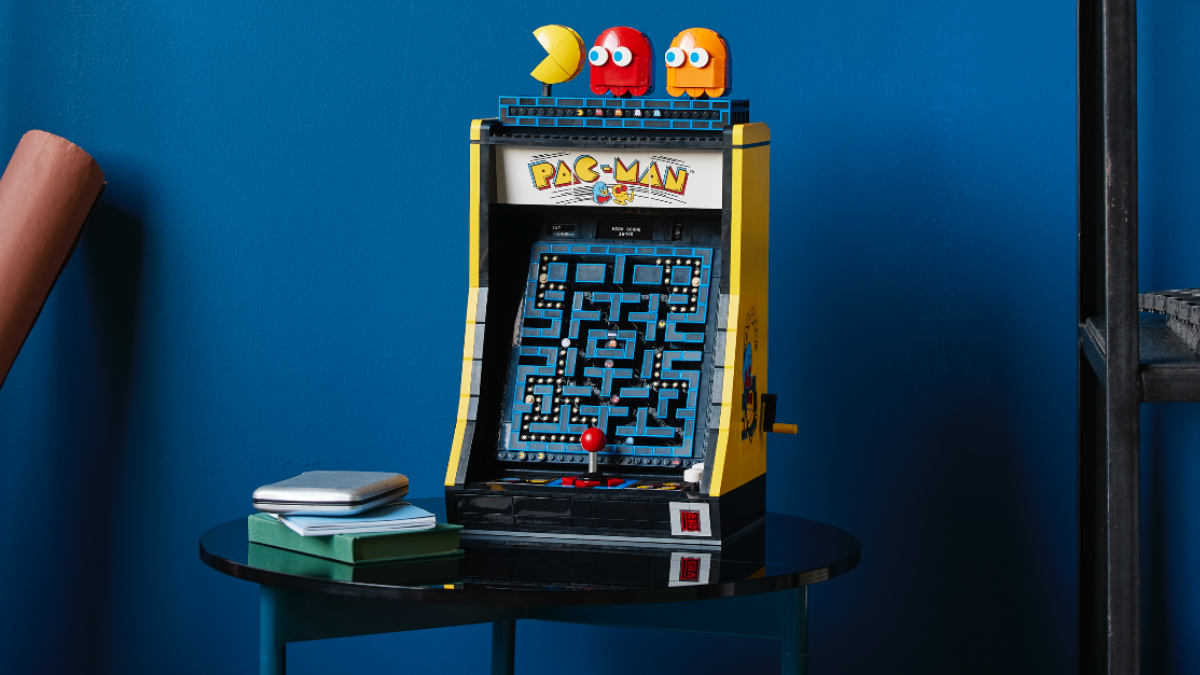 New working LEGO PAC-MAN arcade cabinet is also an accurate model