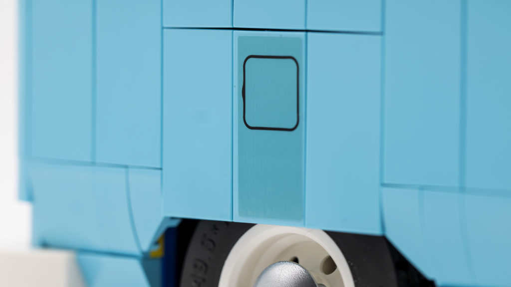LEGO 10279 Volkswagen T2 Camper Van 16