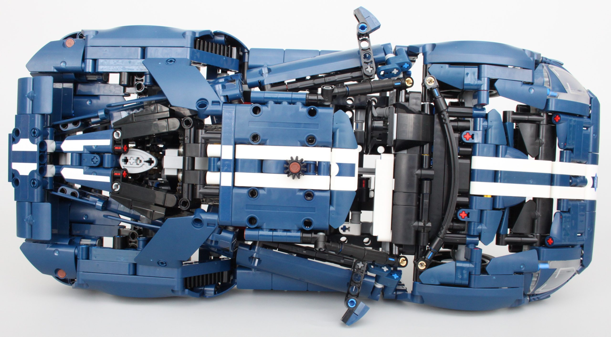 LEGO Technic 42154 2022 Ford GT review 21 scaled