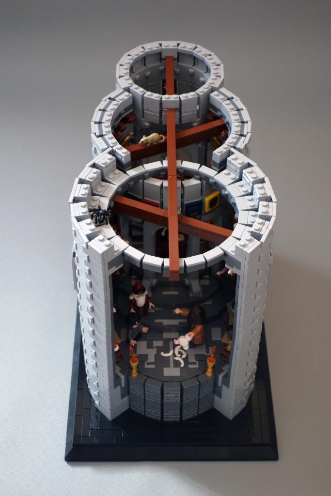LEGO Harry Potter Dumbledores office 2