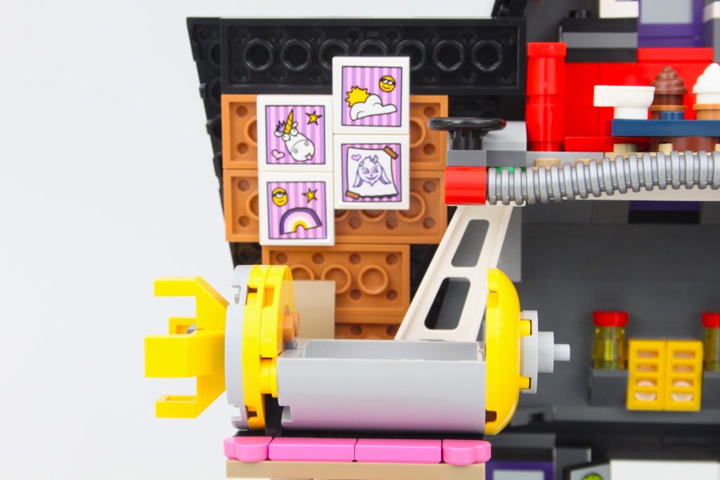 lego despicable me 4 75583 Minions And Grus Family Mansion review 18 1024x683
