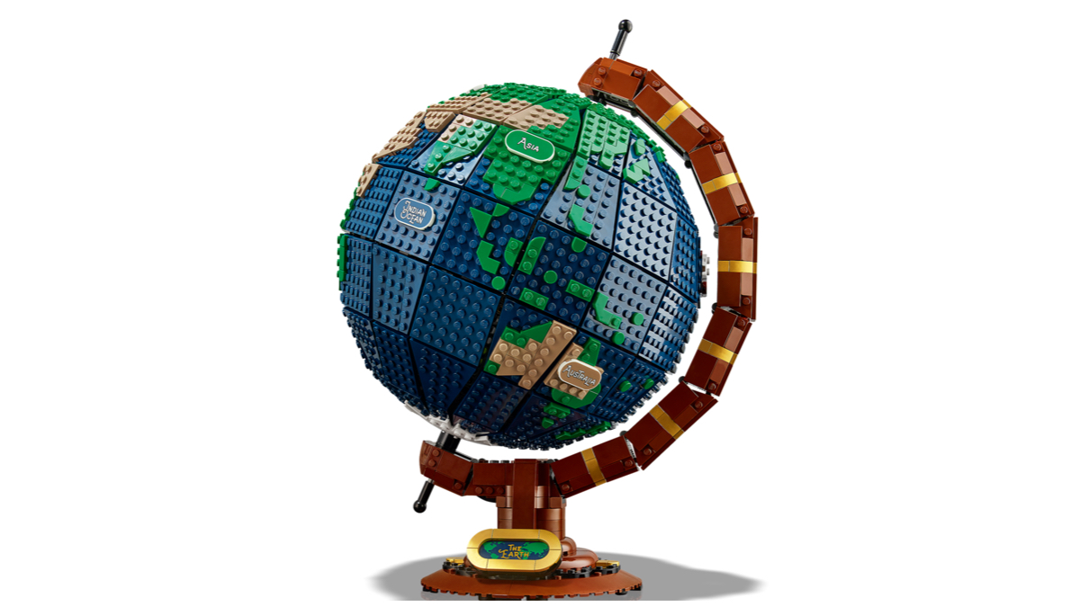 Big discount on 21332 The Globe exclusively at Argos
