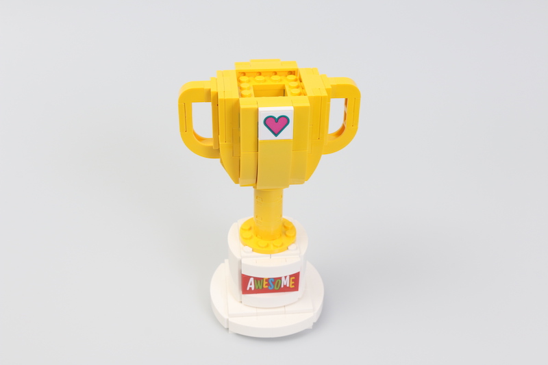 40382 Birthday Set and 40385 Trophy review 11