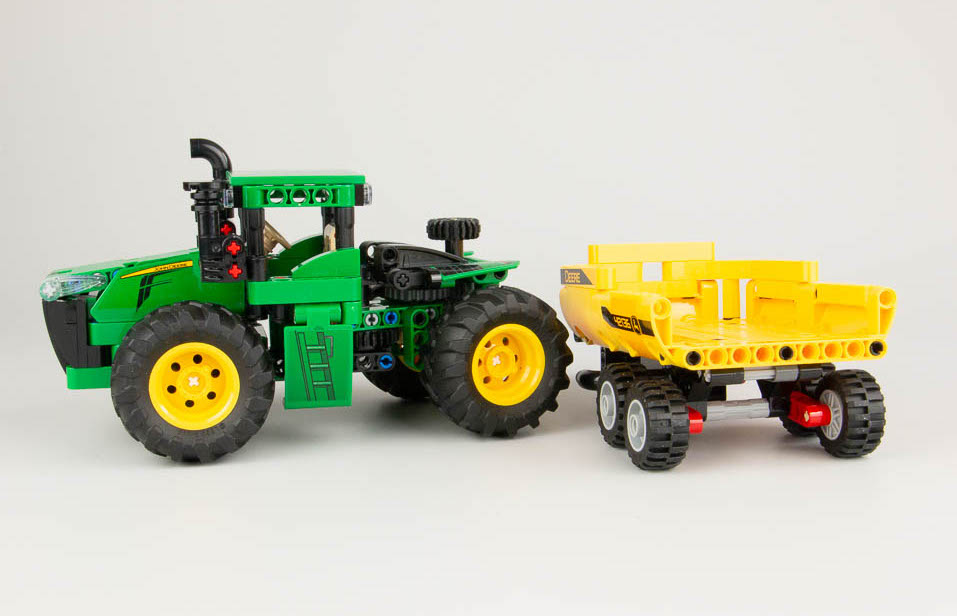 LEGO Technic 42136 John Deere 9620R 4WD Tractor 15