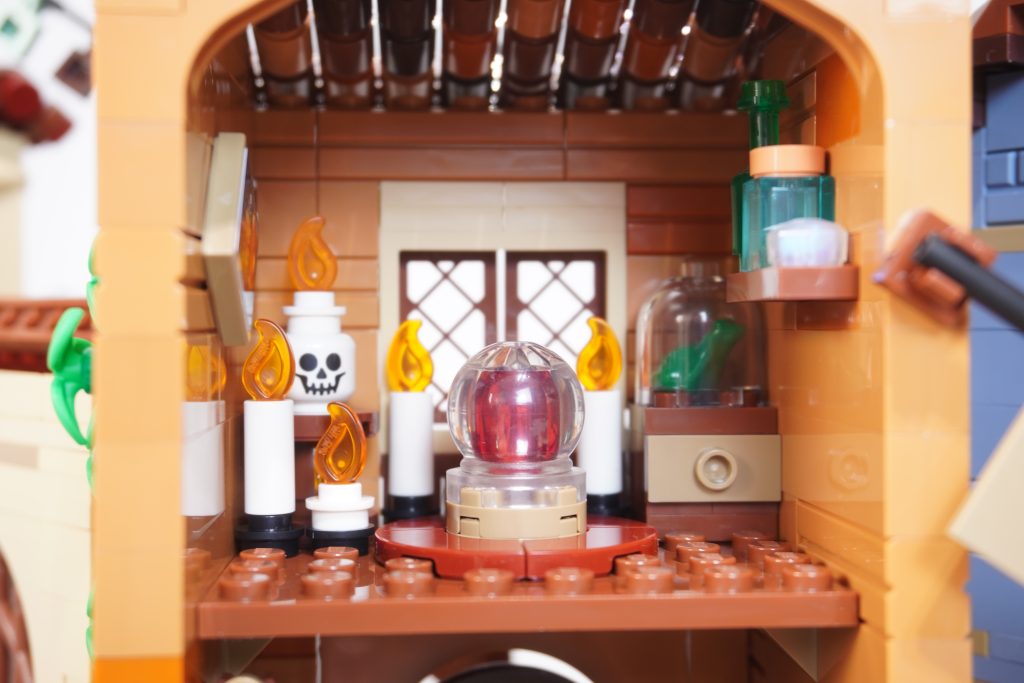 LEGO Bricklink Designer Program The Thieves of Tortuga review 37 1024x683