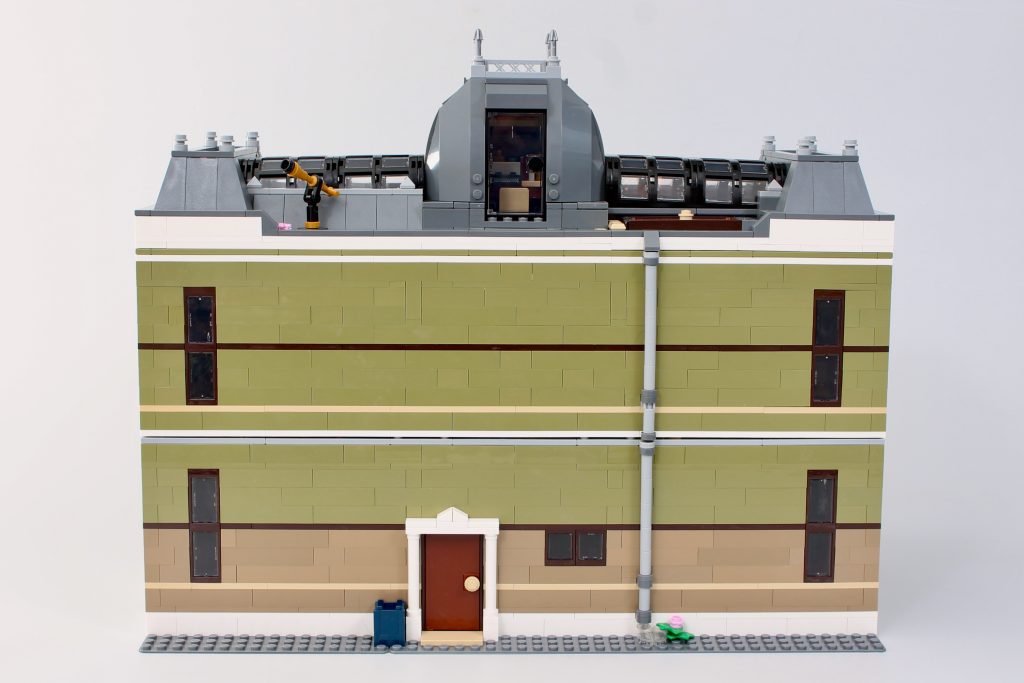 LEGO Icons 10326 Natural History Museum review 3 1024x683