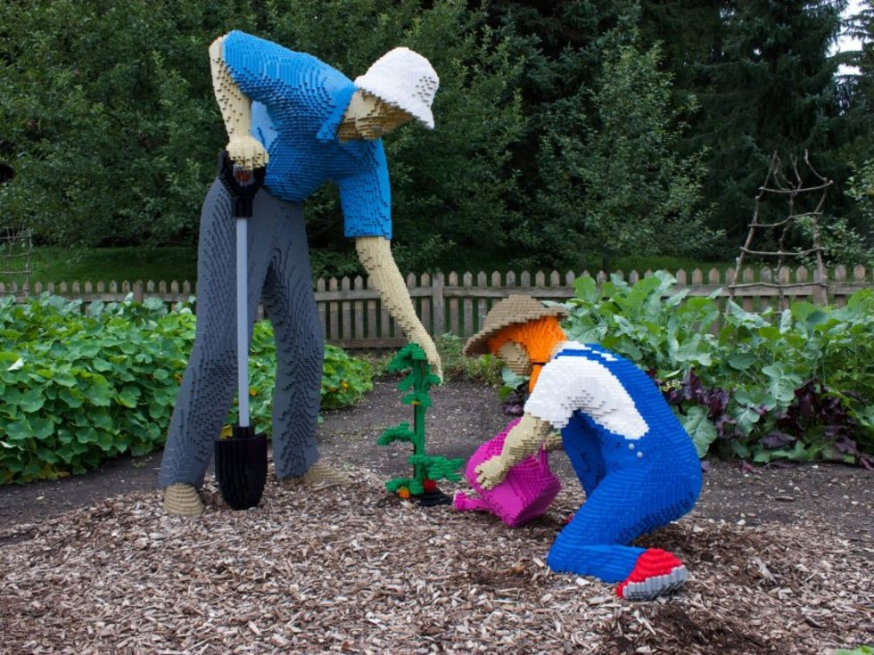 LEGO Gardening