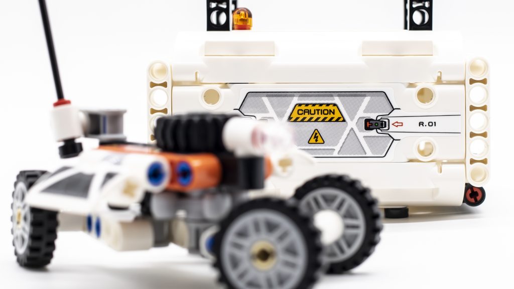 LEGO Technic 42181 vtol heavy cargo spaceship lt81 8 1024x576