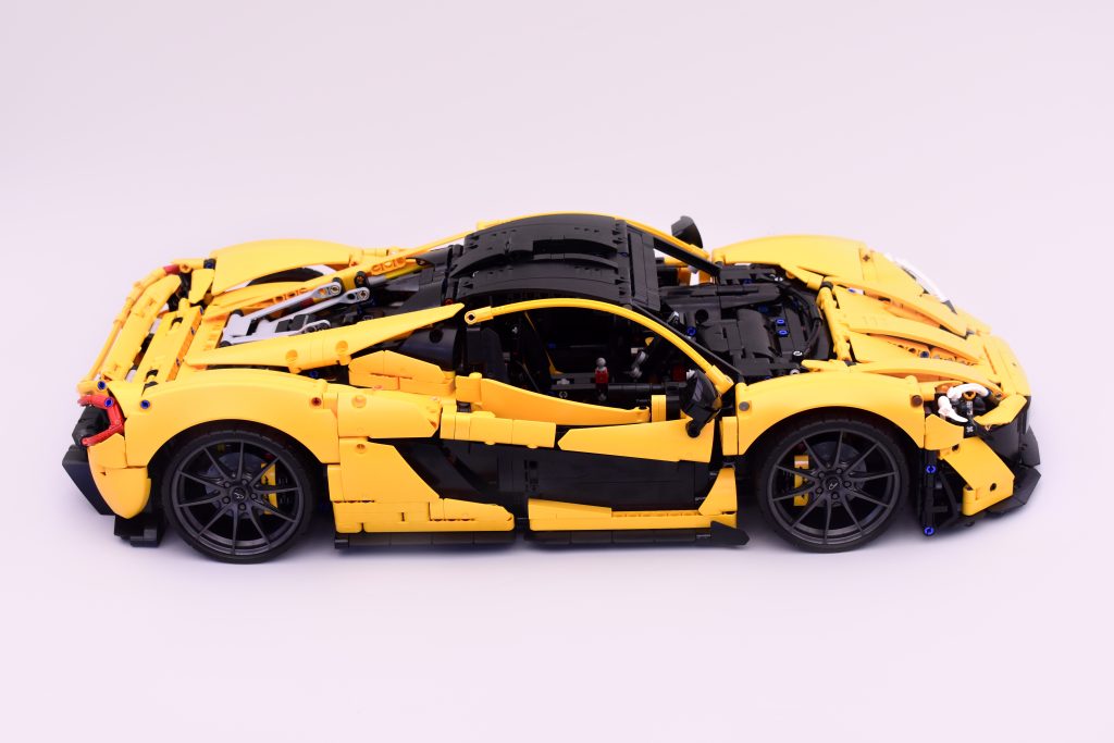 LEGO Technic 42172 McLaren P1 review 3 1024x683