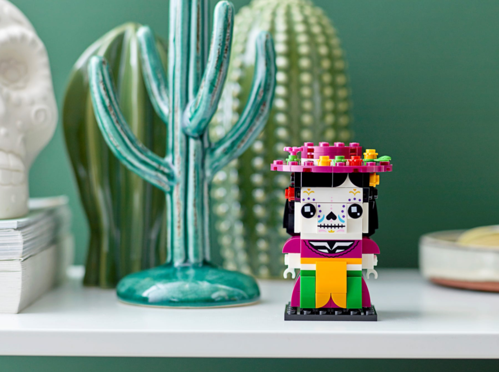 LEGO BrickHeadz 40492 La Catrina lifestyle 1