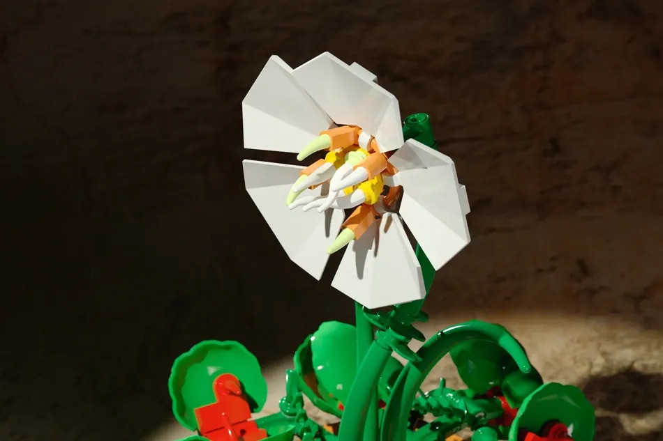 LEGO Ideas Venus Flytrap 4