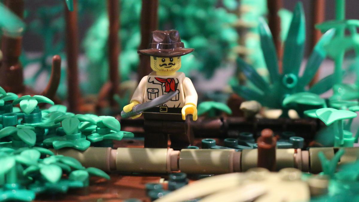 How to build a LEGO jungle – composition and lighting