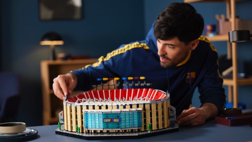 LEGO for Adults 10284 FC Barcelona Camp Nou featured 2 1024x576