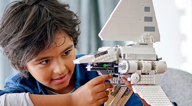 Fly through 20 years of the LEGO Star Wars Imperial Shuttle
