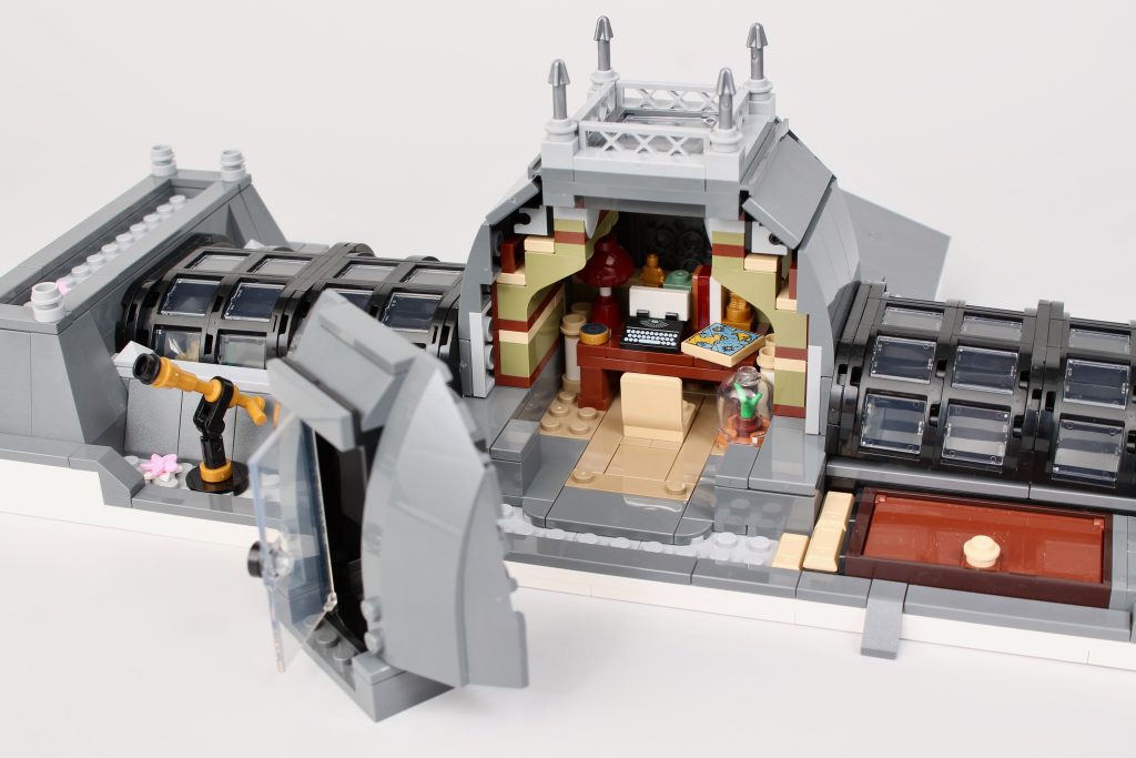 LEGO Icons 10326 Natural History Museum review 45 1024x683