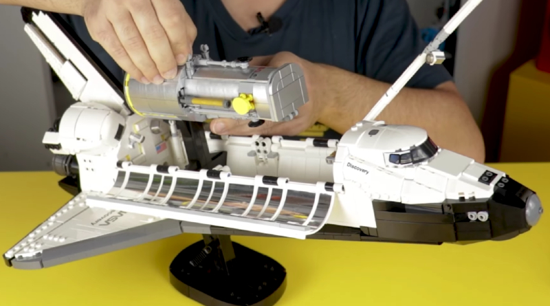 First look at LEGO 10283 NASA Space Shuttle Discovery