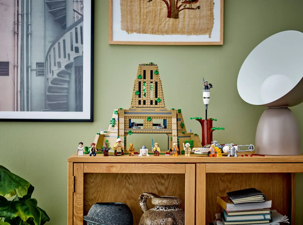 LEGO Star Wars 75365 Yavin IV Rebel Base 12 1024x762