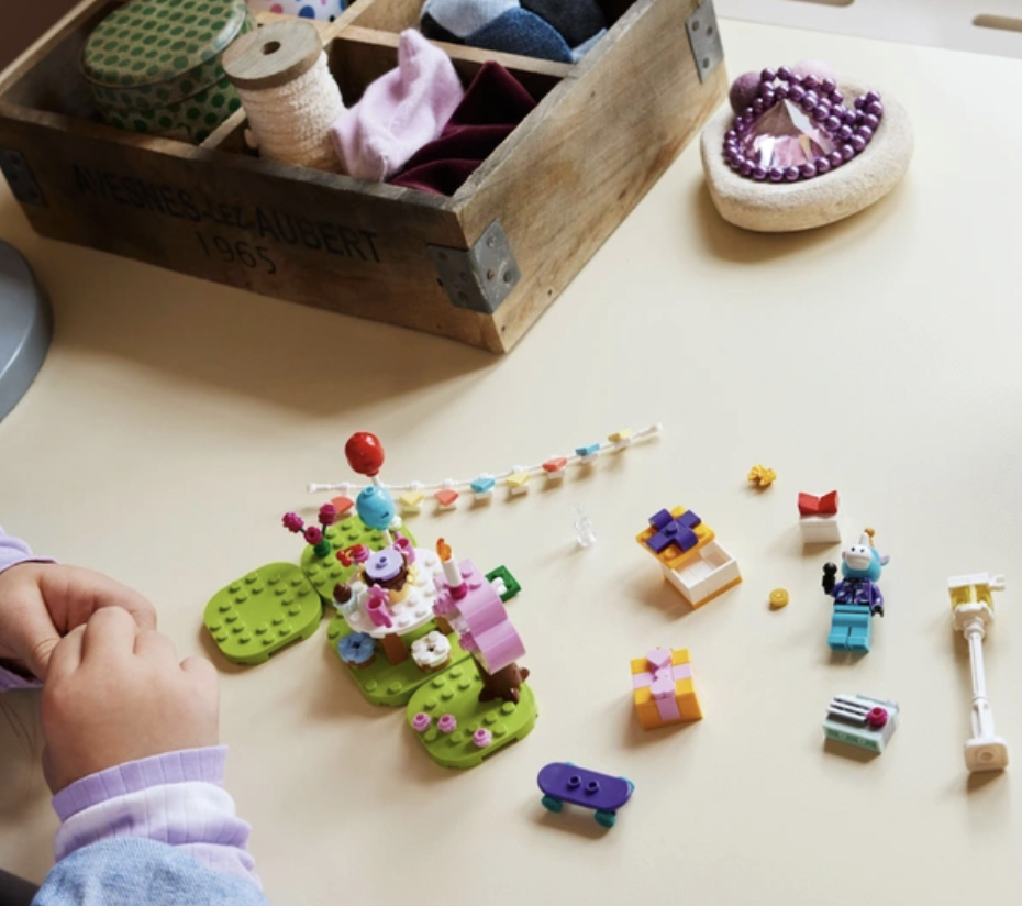 LEGO Animal Crossing 77046 Julians Birthday Party Lifestyle