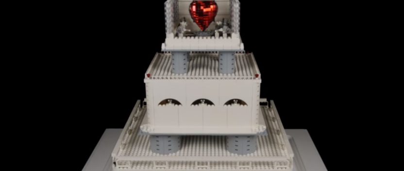 Impressive robotic LEGO wedding cake