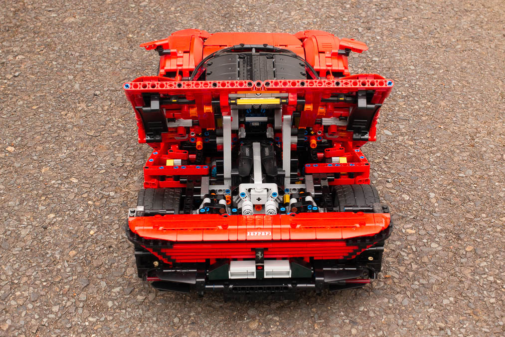 LEGO Technic 42143 Ferrari Daytona SP3 11