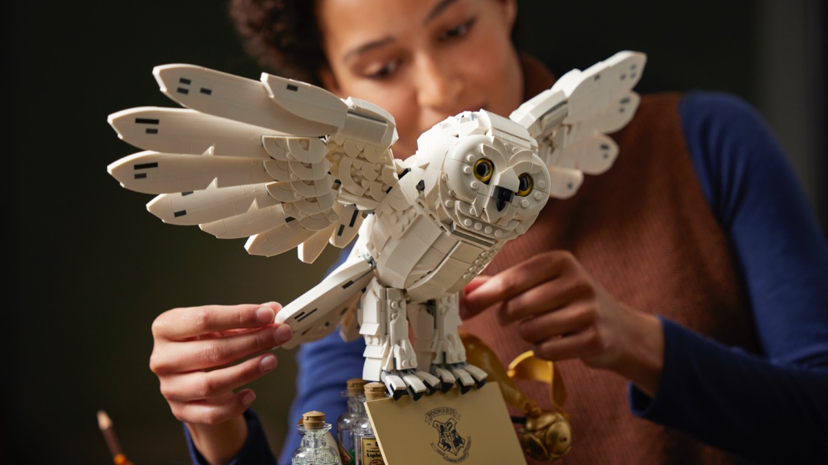 Make a mini LEGO Harry Potter 76391 Hogwarts Icons to combat price rises