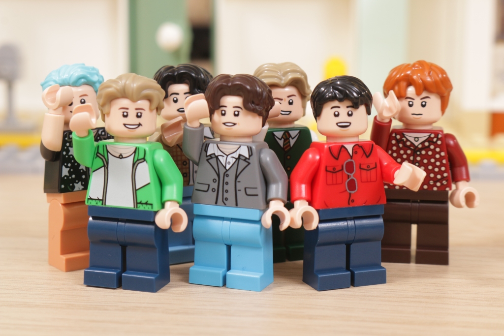 LEGO Ideas 21339 BTS Dynamite Bangtan Boys Jin Suga j hope RM Jimin V Jung Kook review 48 1024x683