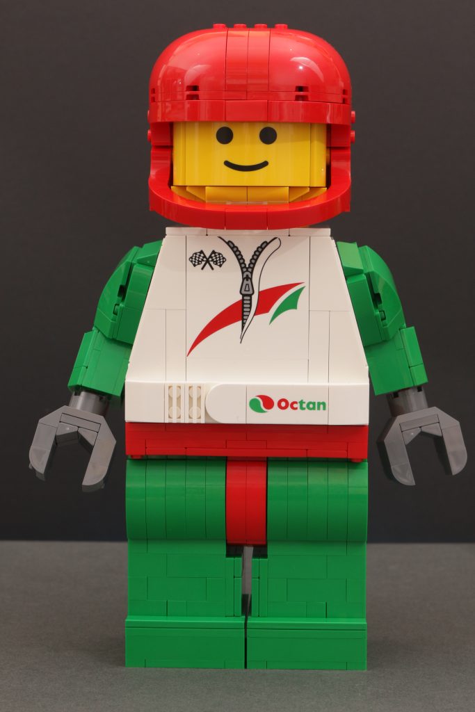LEGO Minifigures 40819 Up Scaled Racing Driver Minifigure review 3 683x1024