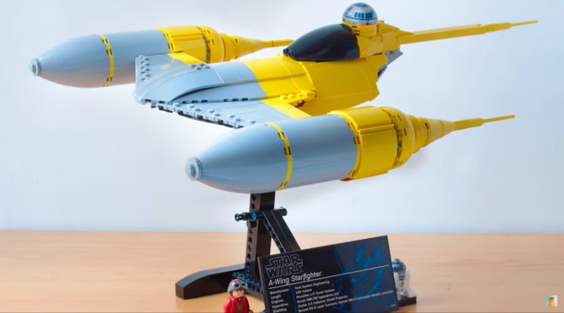 This is what a LEGO Star Wars UCS Naboo Starfighter would look like in 2021