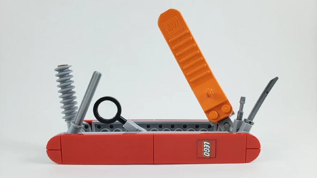 Multi-tool in first 2023 review could be LEGO Ideas' smallest set yet