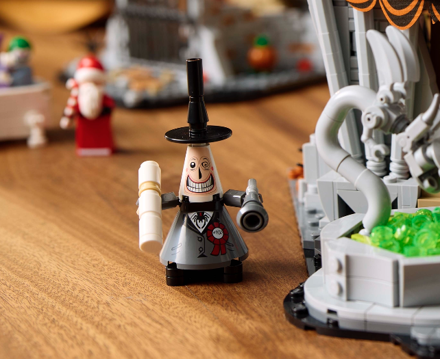 LEGO Ideas 21351 The Nightmare Before Christmas 14
