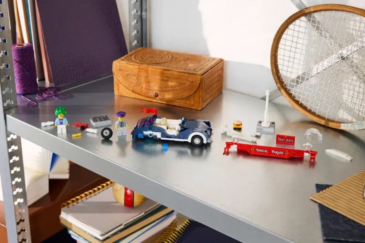 LEGO 40913 Vintage Parade Car Lifestyle 2 1200x799