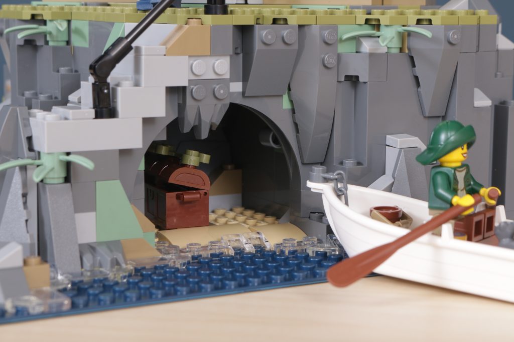 LEGO Ideas 21335 Motorised Lighthouse review 4 1024x683