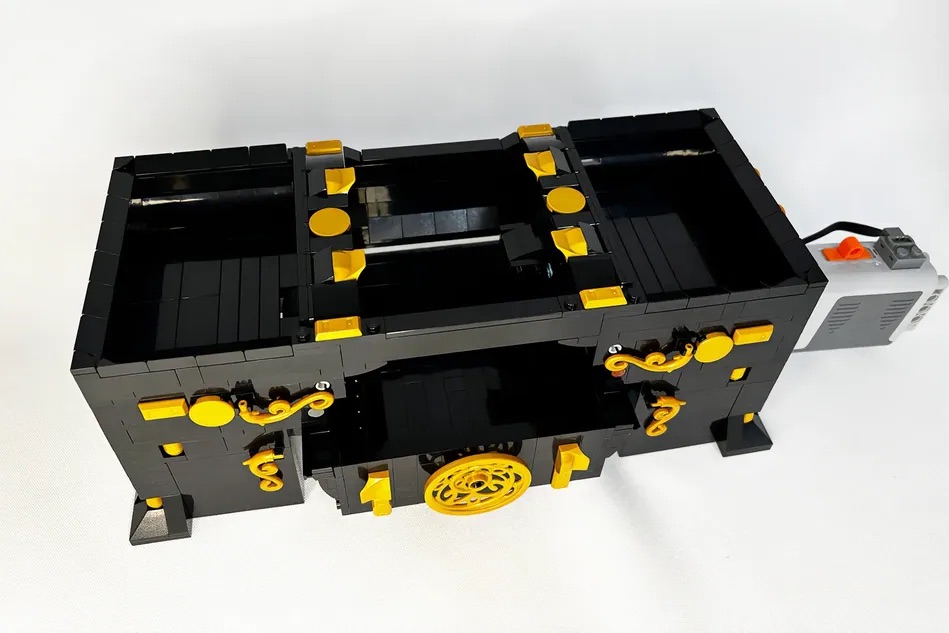 LEGO Ideas Working Ornate Card Shuffler 7
