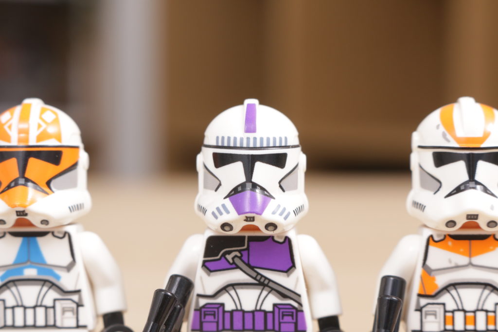 LEGO Star Wars 75337 AT TE Walker 212th 501st Ahsoka 187th Legion Clone Trooper comparison 4 1024x683