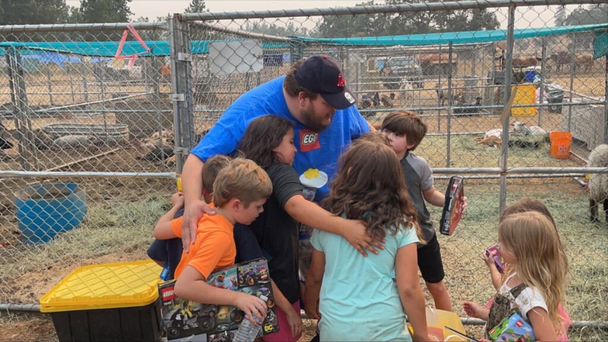 LEGO influencer donates sets to kids affected by wildfires