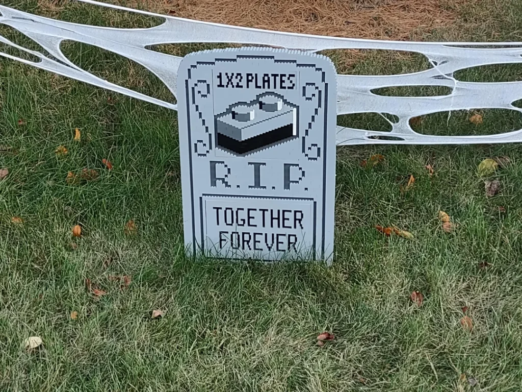 LEGOLAND NEW YORK halloween tombstone reddit CaptainCorbal 2024 1 1024x768