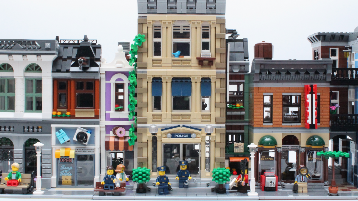 Rumoured 2024 LEGO modular building gift-with-purchase details surface 
