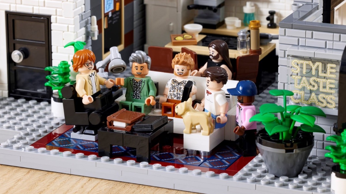 Four exclusive sets discounted with double VIP points on LEGO.com