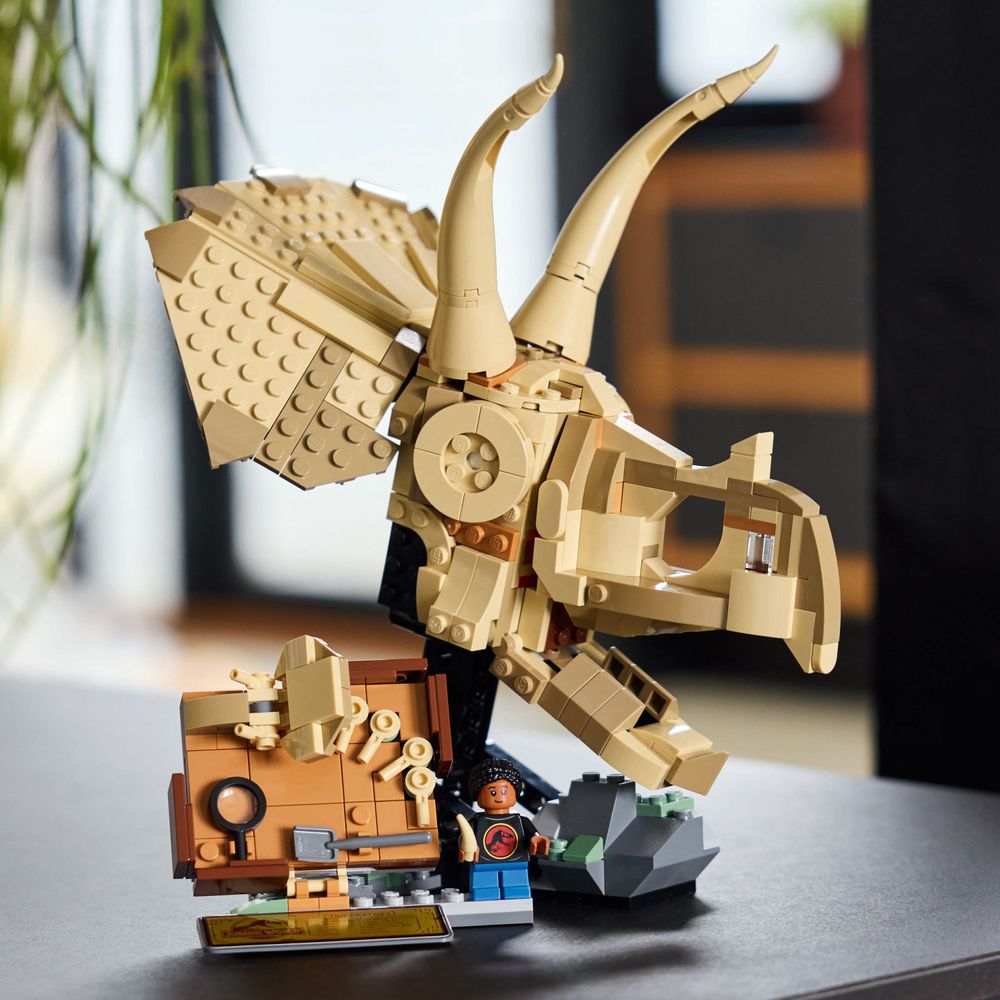 LEGO Jurassic World 76969 Dinosaur Fossils Triceratops Skull 2