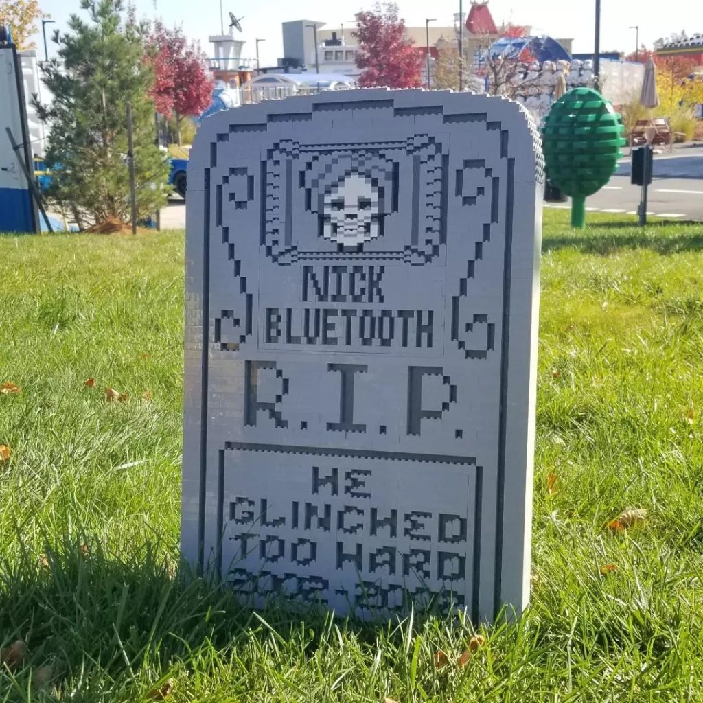 legoland new york headstone nick bluetooth 1024x1024