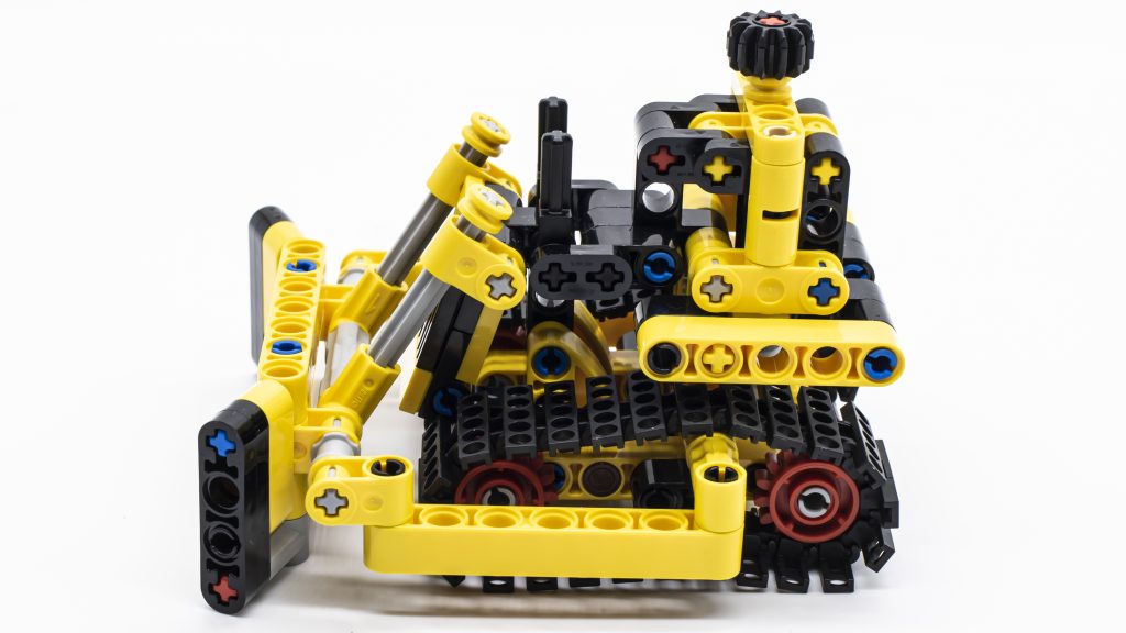 LEGO Technic 42163 Heavy Duty Bulldozer 8 1024x576