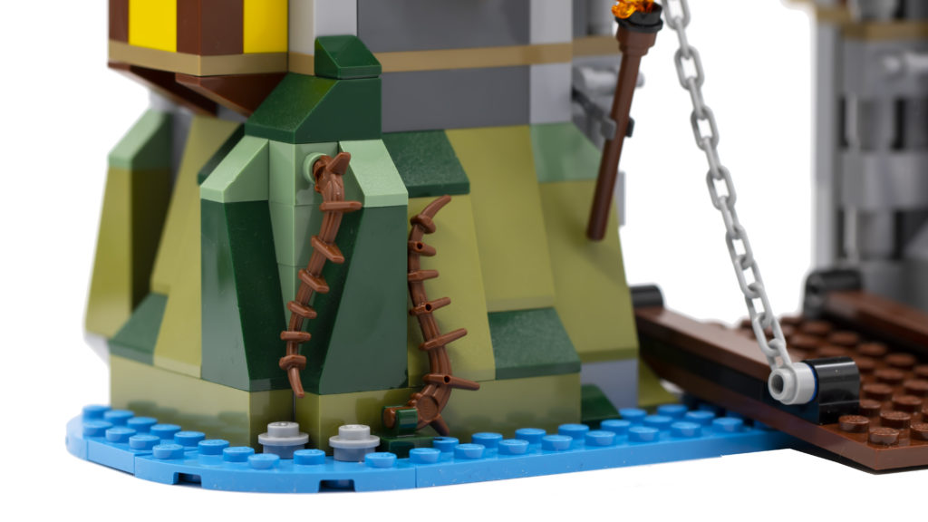 LEGO Creator 3 in 1 Medieval Castle 31120 44