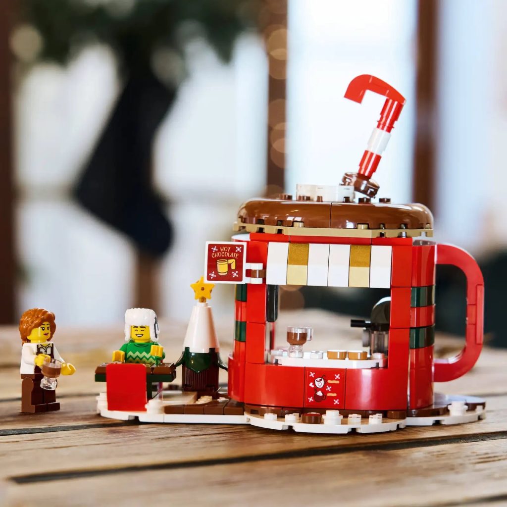 LEGO 40776 Hot Chocolate Stand Lifestyle 2 1024x1024