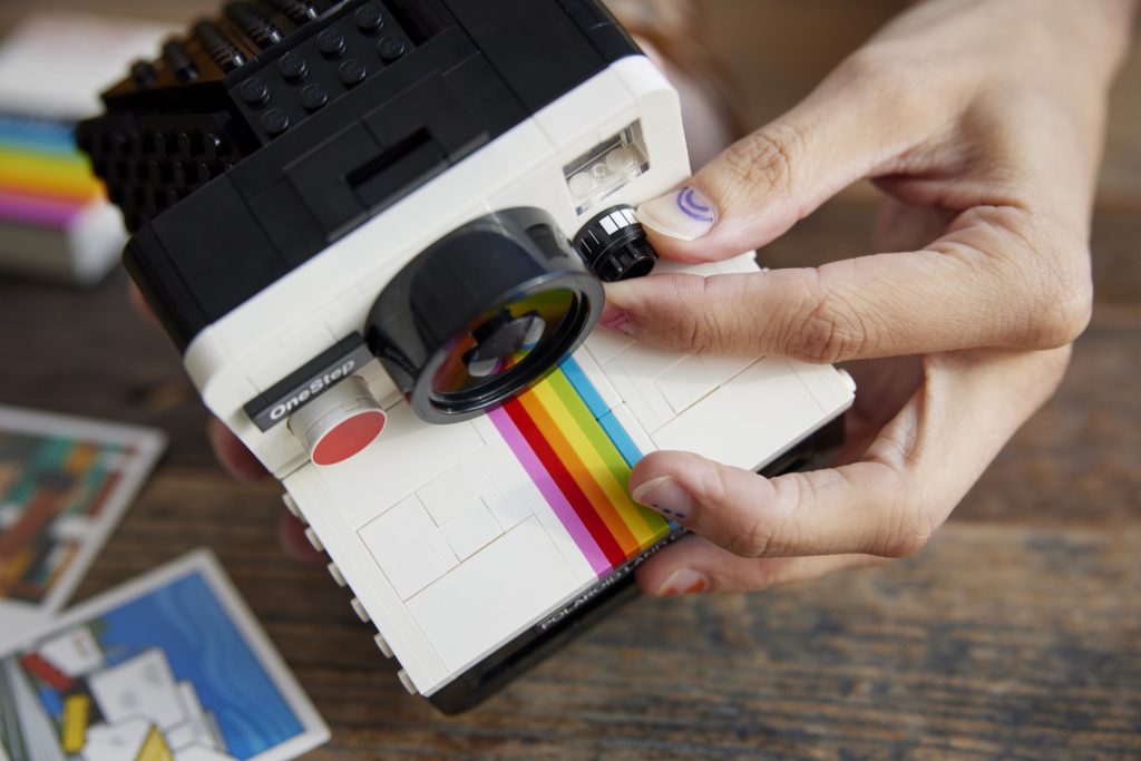 LEGO Ideas 21345 Polaroid OneStep Camera19 1024x683
